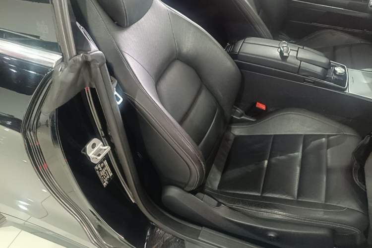 Used Mercedes-Benz E-Class 2014 E 200 Coupe Right Front Seat