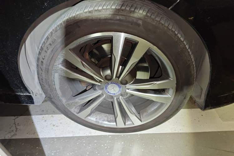 Used Mercedes-Benz E-Class 2014 Restyled E 260 L Sport Edition Right Front Wheel Hub