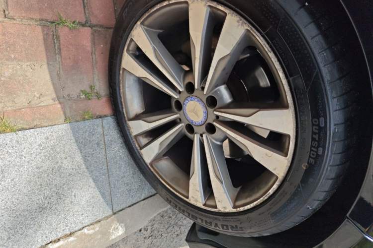 Used Mercedes-Benz E-Class 2014 Restyled E 300 L Sport Edition Right Front Wheel Hub
