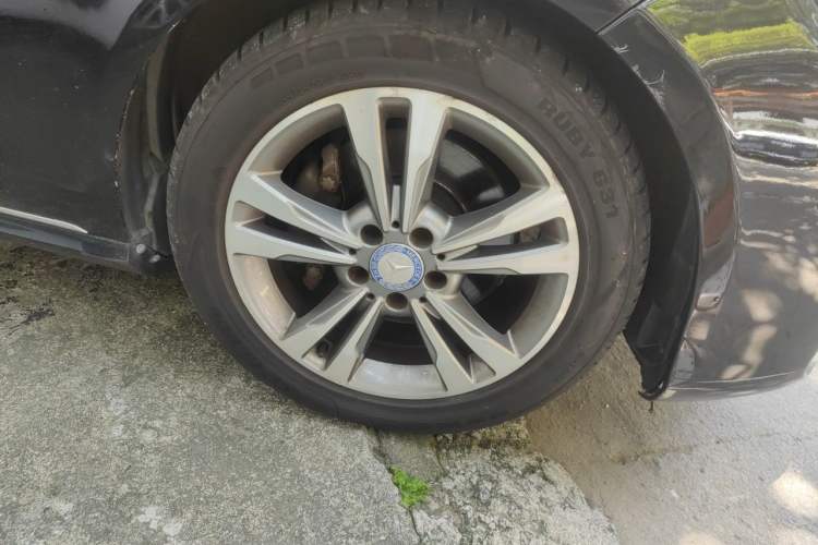 Used Mercedes-Benz E-Class 2014 Restyled E 260 L Sport Edition Right Front Wheel Hub