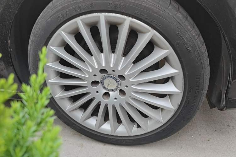 Used Mercedes-Benz E-Class 2014 E 260 L Luxury Model Right Front Wheel Hub