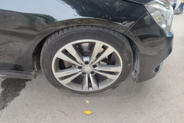 Used Mercedes-Benz E-Class 2014 E 300 L Sport Edition Right Front Wheel Hub