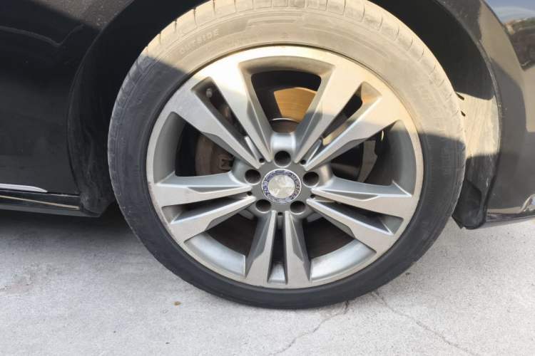 Used Mercedes-Benz E-Class 2014 Restyled E 260 L Sport Edition Right Front Wheel Hub