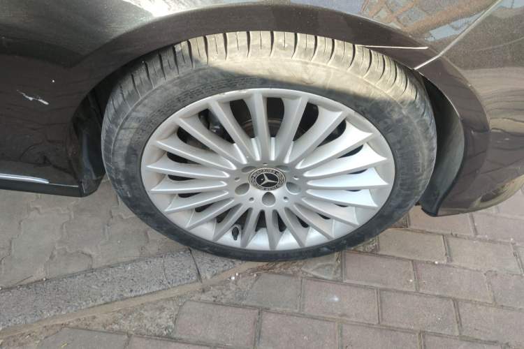 Used Mercedes-Benz E-Class 2014 E 260 L Luxury Model Right Front Wheel Hub