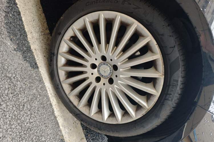 Used Mercedes-Benz E-Class 2014 E 260 L Luxury Model Right Front Wheel Hub