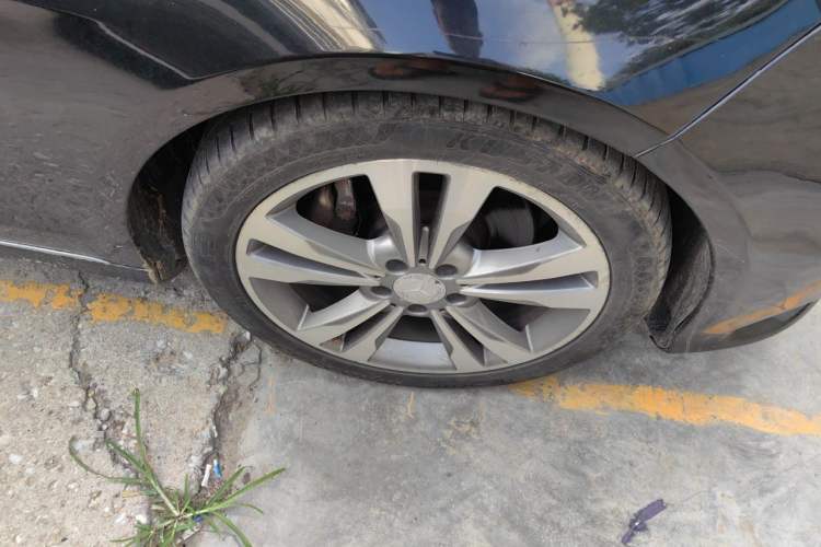 Used Mercedes-Benz E-Class 2014 Restyled E 260 L Sport Edition Right Front Wheel Hub