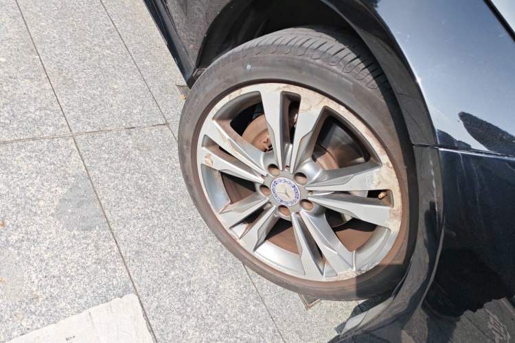 Used Mercedes-Benz E-Class 2014 Restyled E 260 L Sport Edition Right Front Wheel Hub
