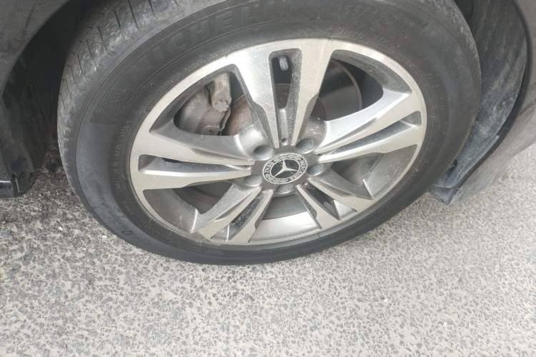 Used Mercedes-Benz E-Class 2014 E 260 L Sport Edition Right Front Wheel Hub