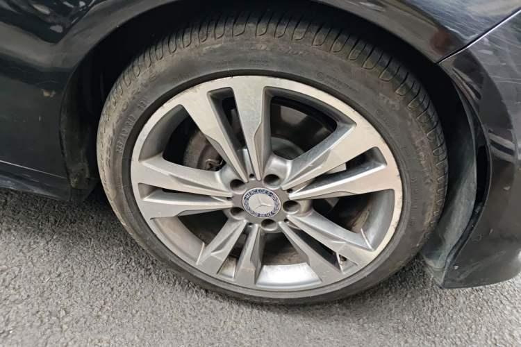 Used Mercedes-Benz E-Class 2014 E 300 L Sport Edition Right Front Wheel Hub