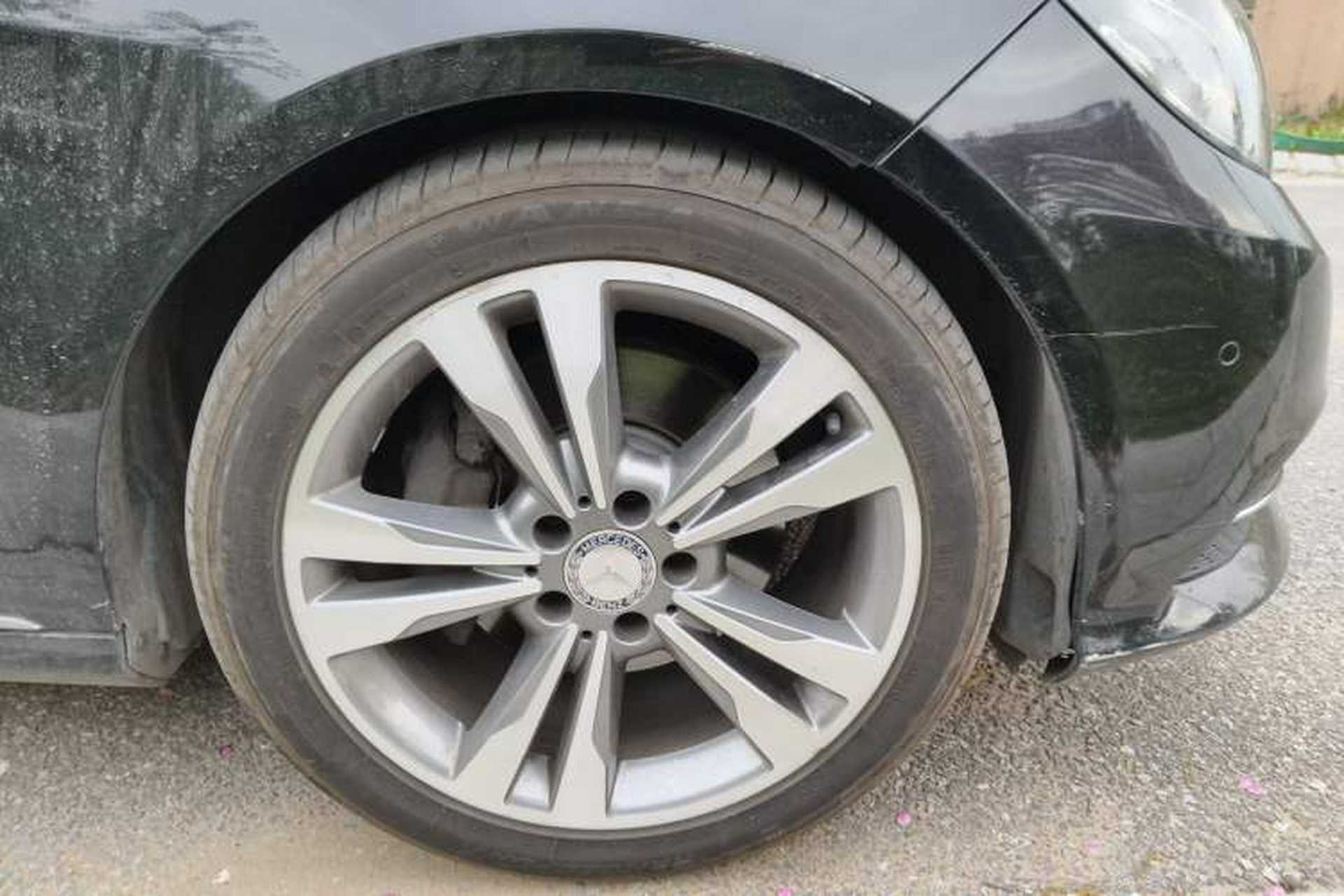 Used Mercedes-Benz E-Class 2014 E 260 L Sport Edition Right Front Wheel Hub