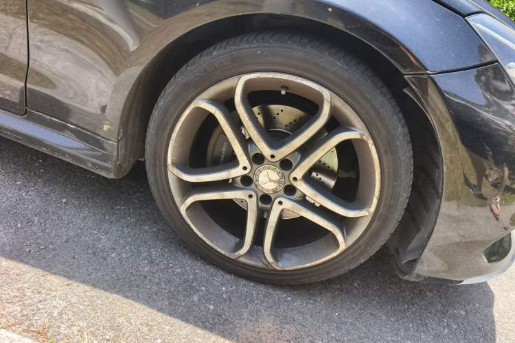 Used Mercedes-Benz E-Class 2014 E 200 Coupe Right Front Wheel Hub