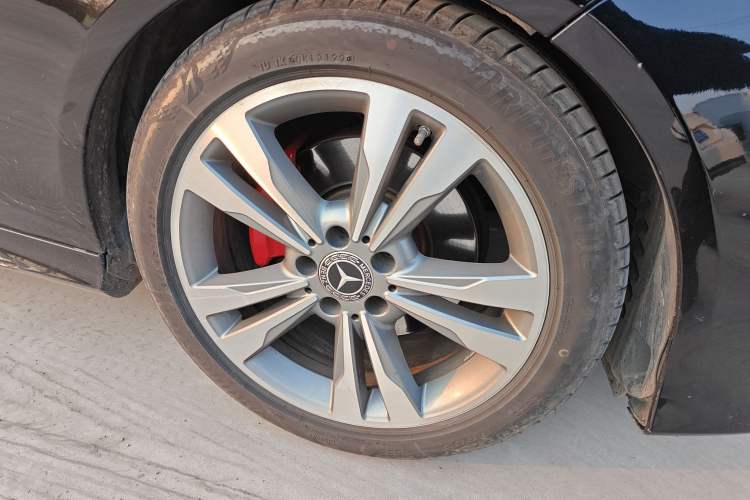 Used Mercedes-Benz E-Class 2014 Restyled E 260 L Sport Edition Right Front Wheel Hub