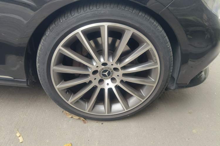 Used Mercedes-Benz E-Class 2014 E 260 L Sport Edition Right Front Wheel Hub