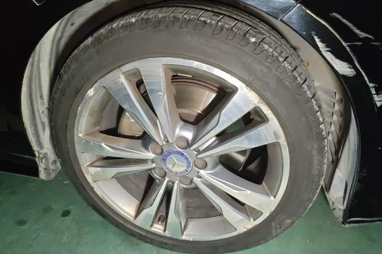 Used Mercedes-Benz E-Class 2014 Restyled E 260 L Sport Edition Right Front Wheel Hub
