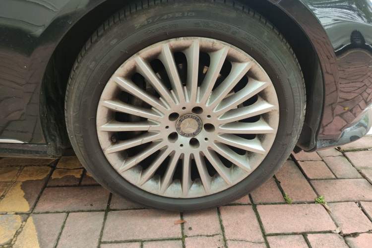 Used Mercedes-Benz E-Class 2014 E 260 L Luxury Model Right Front Wheel Hub