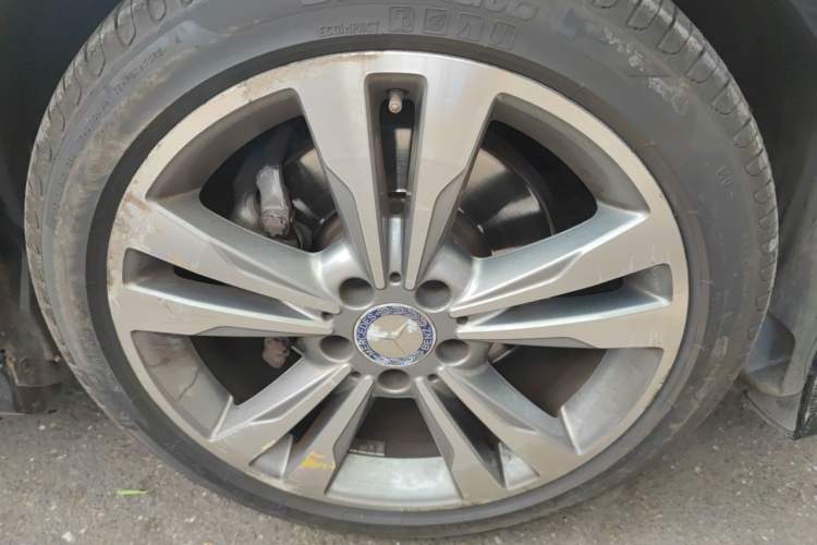 Used Mercedes-Benz E-Class 2014 Restyled E 260 L Sport Edition Right Front Wheel Hub
