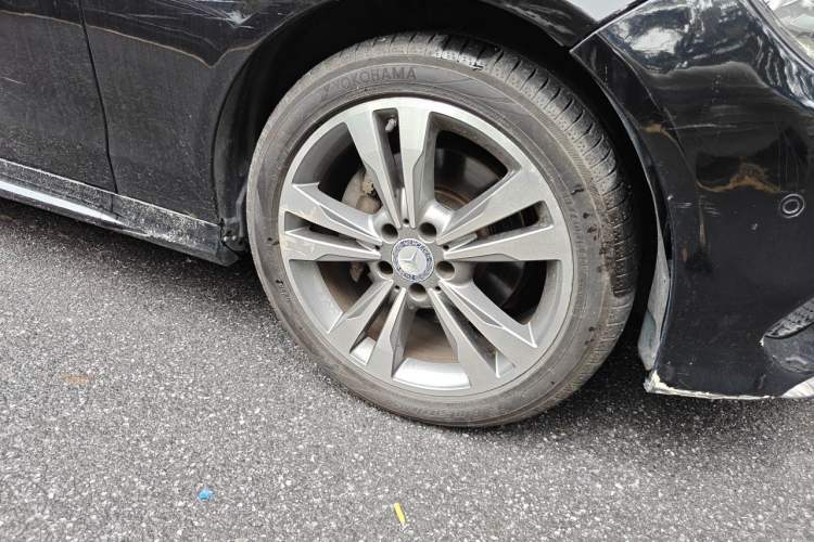 Used Mercedes-Benz E-Class 2014 Restyled E 260 L Sport Edition Right Front Wheel Hub