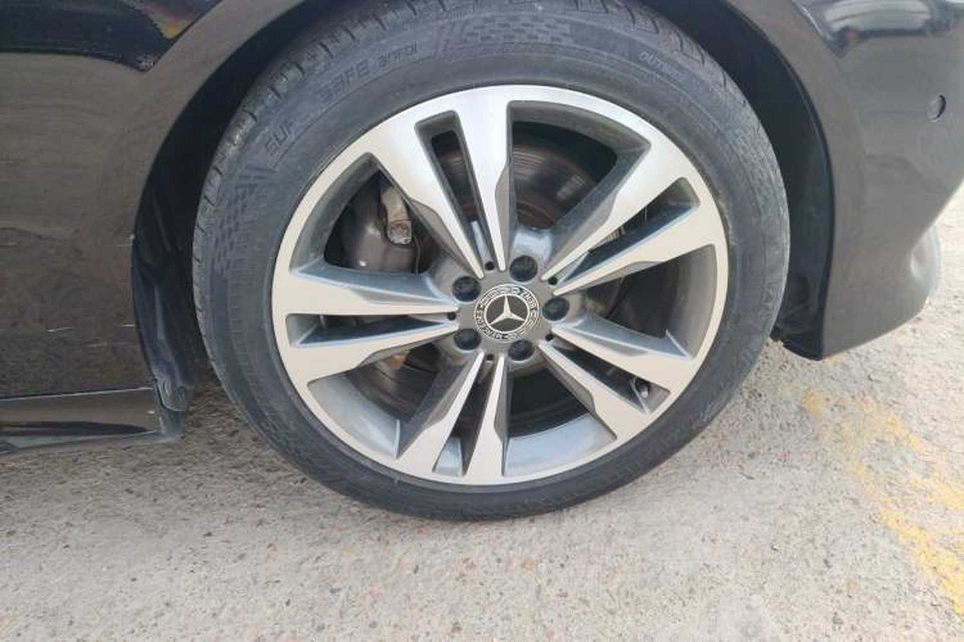 Used Mercedes-Benz E-Class 2014 Restyled E 300 L Sport Edition Right Front Wheel Hub