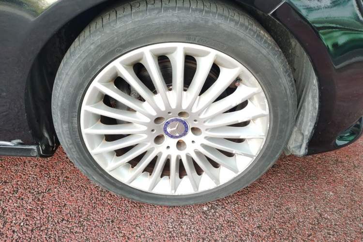 Used Mercedes-Benz E-Class 2014 E 260 L Luxury Model Right Front Wheel Hub