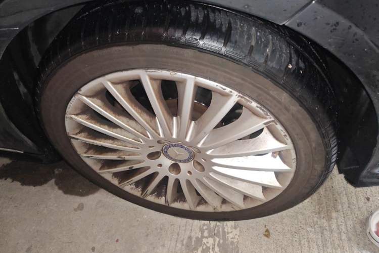 Used Mercedes-Benz E-Class 2014 E 260 L Right Front Wheel Hub