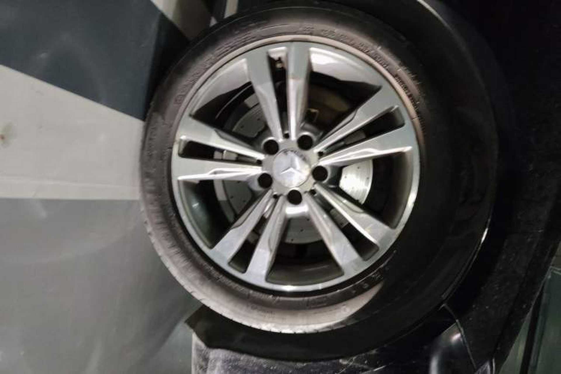 Used Mercedes-Benz E-Class 2014 E 260 L Sport Edition Right Front Wheel Hub