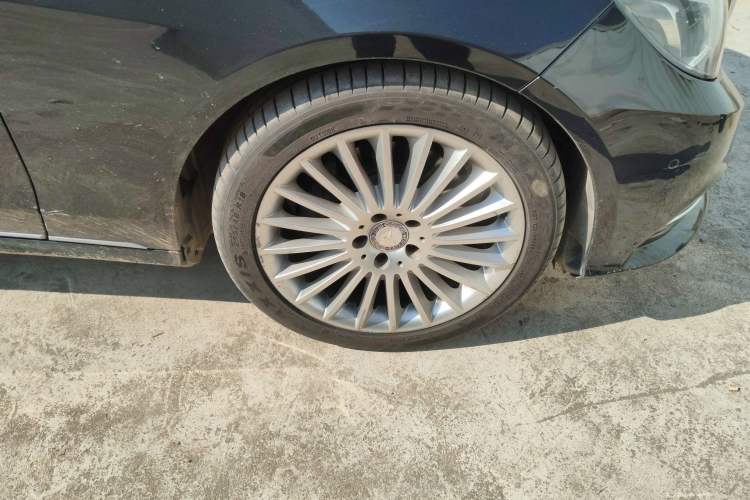 Used Mercedes-Benz E-Class 2014 E 260 L Luxury Model Right Front Wheel Hub