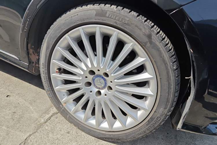 Used Mercedes-Benz E-Class 2014 E 260 L Luxury Model Right Front Wheel Hub