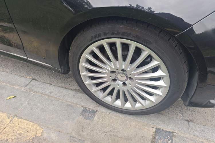 Used Mercedes-Benz E-Class 2014 E 260 L Right Front Wheel Hub