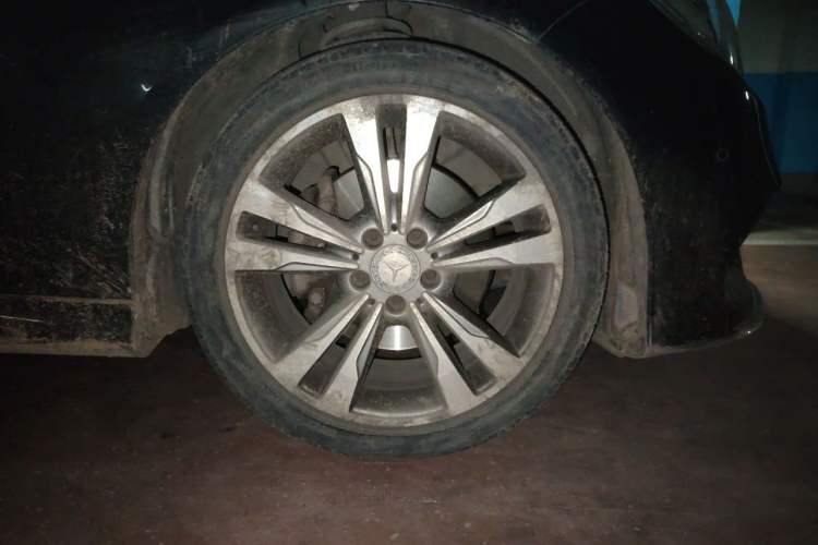 Used Mercedes-Benz E-Class 2014 E 260 L Sport Edition Right Front Wheel Hub