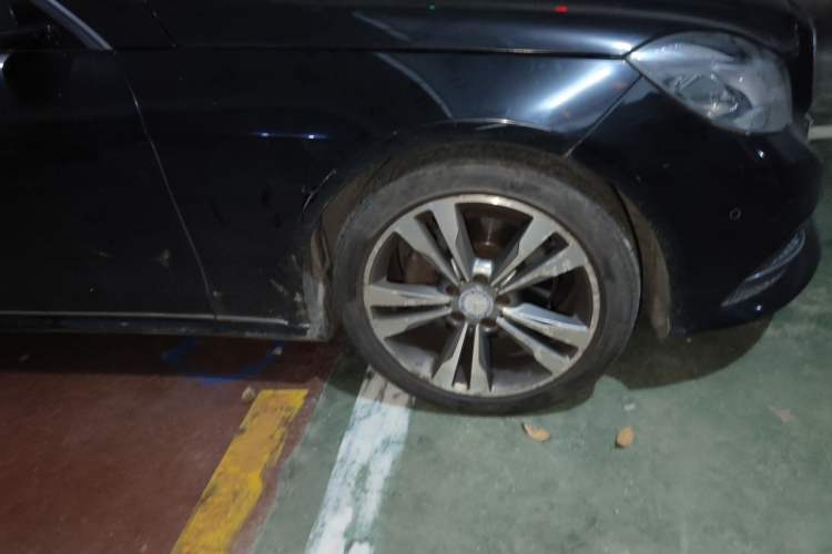 Used Mercedes-Benz E-Class 2014 E 260 L Sport Edition Right Front Wheel Hub