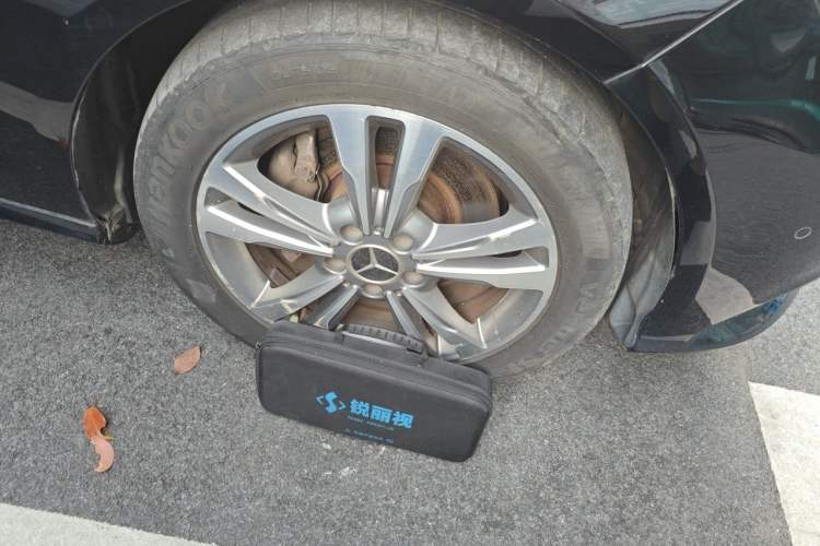 Used Mercedes-Benz E-Class 2014 E 260 L Sport Edition Right Front Wheel Hub