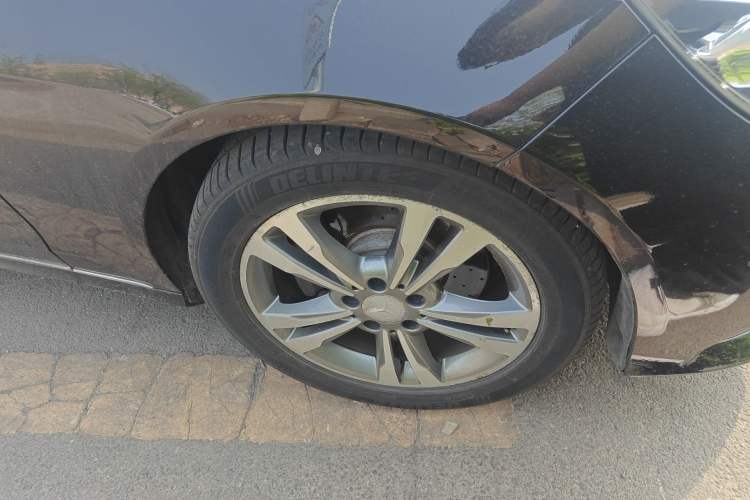 Used Mercedes-Benz E-Class 2014 E 260 L Sport Edition Right Front Wheel Hub