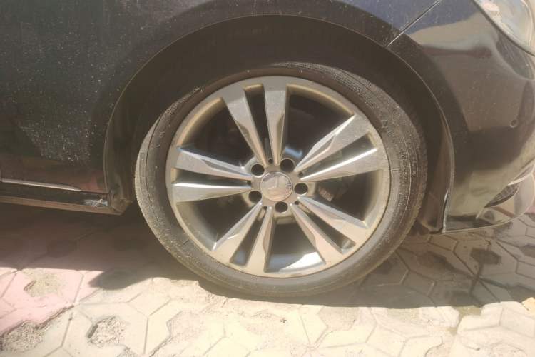 Used Mercedes-Benz E-Class 2014 E 260 L Sport Edition Right Front Wheel Hub