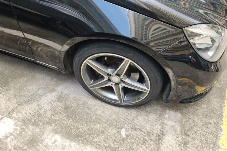 Used Mercedes-Benz E-Class 2014 E 260 L Sport Edition Right Front Wheel Hub