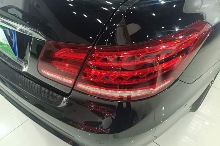 Used Mercedes-Benz E-Class 2014 E 200 Coupe Right Rear Taillight