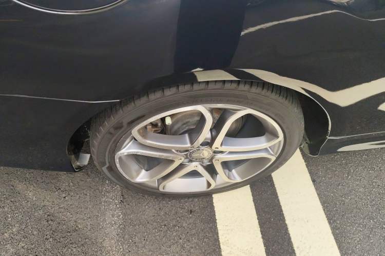 Used Mercedes-Benz E-Class 2014 E 200 Coupe Right Rear Wheel Hub