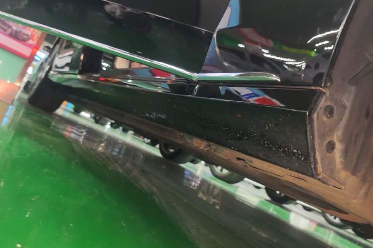 Used Mercedes-Benz E-Class 2014 E 260 L Sport Edition Right Side Sill