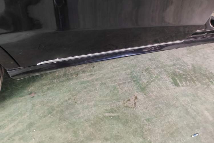 Used Mercedes-Benz E-Class 2014 E 300 L Right Side Sill