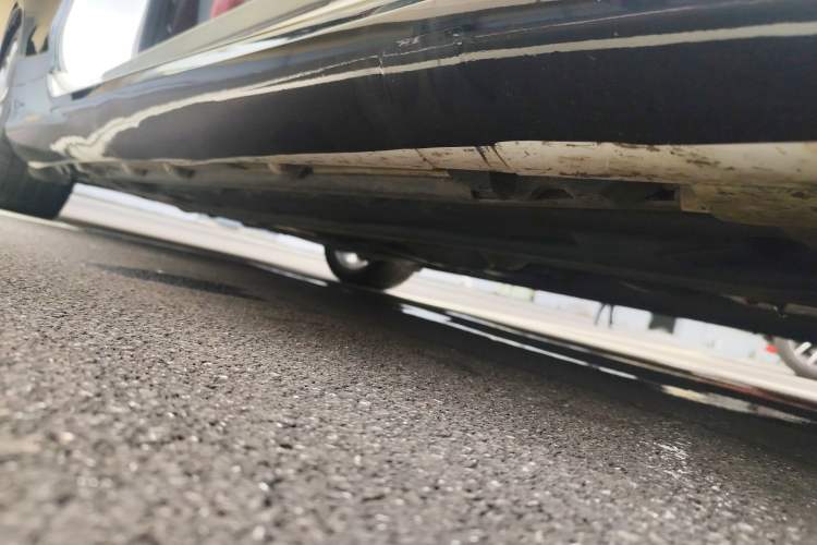 Used Mercedes-Benz E-Class 2014 E 200 Coupe Right Side Sill