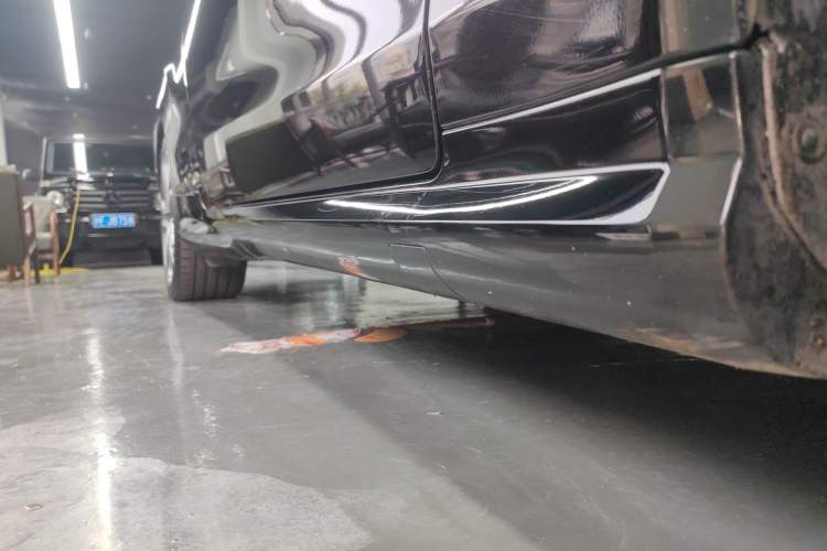 Used Mercedes-Benz E-Class 2014 E 200 Coupe Right Side Sill