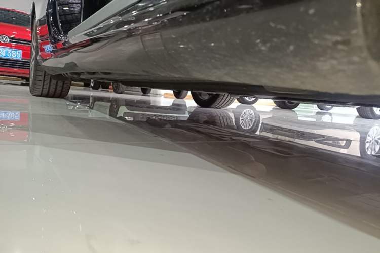 Used Mercedes-Benz E-Class 2014 E 200 Coupe Right Side Sill