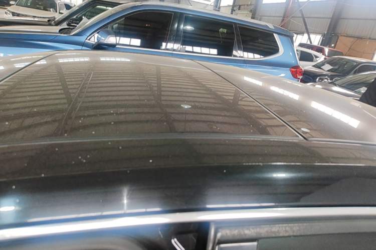 Used Mercedes-Benz E-Class 2014 E 300 L Roof