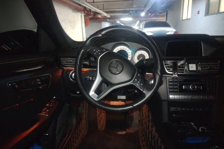 Used Mercedes-Benz E-Class 2014 Restyled E 400 L Sport Luxury Edition Steering Wheel