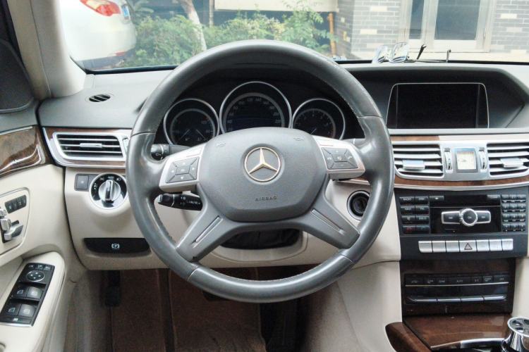 Used Mercedes-Benz E-Class 2014 E 260 L Luxury Model Steering Wheel
