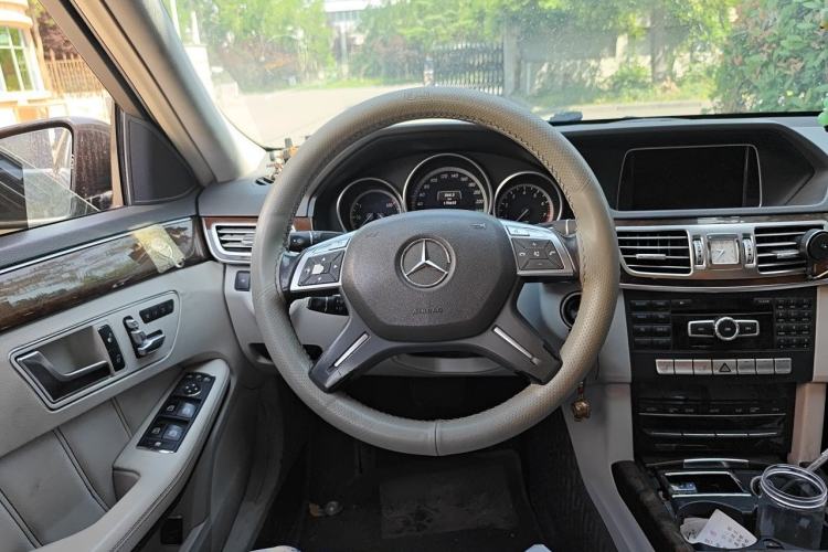 Used Mercedes-Benz E-Class 2014 E 260 L Luxury Model Steering Wheel