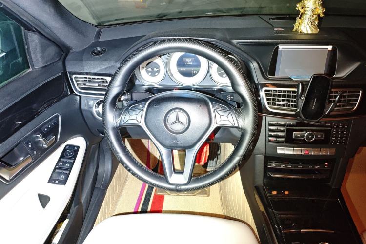 Used Mercedes-Benz E-Class 2014 Restyled E 260 L Sport Edition Steering Wheel