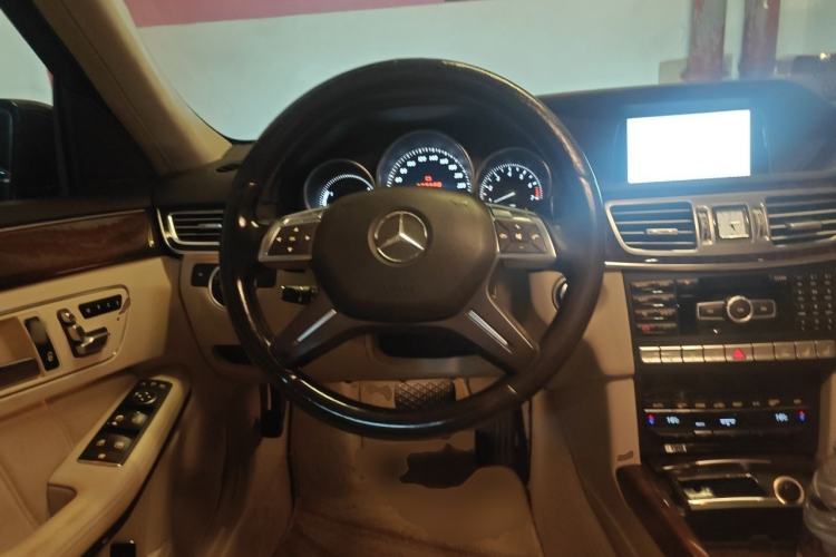 Used Mercedes-Benz E-Class 2014 E 400 L Hybrid Steering Wheel