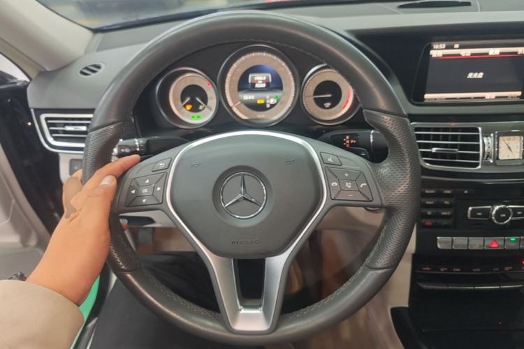 Used Mercedes-Benz E-Class 2014 E 260 L Sport Edition Steering Wheel