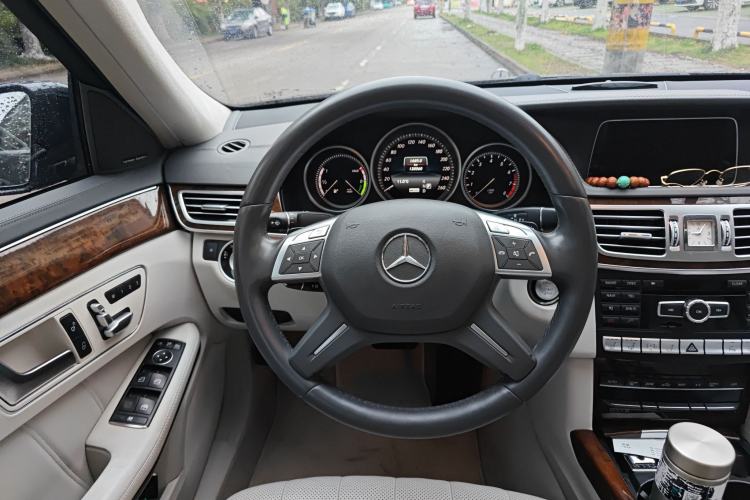 Used Mercedes-Benz E-Class 2014 E 400 L Hybrid Steering Wheel