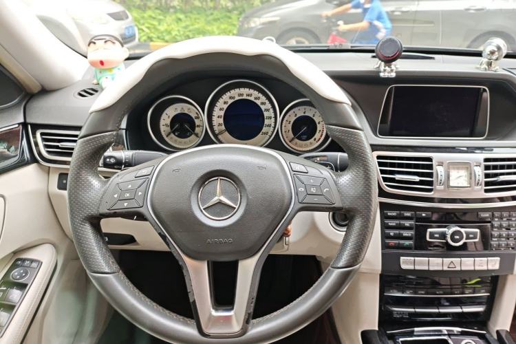 Used Mercedes-Benz E-Class 2014 E 300 L Sport Edition Steering Wheel